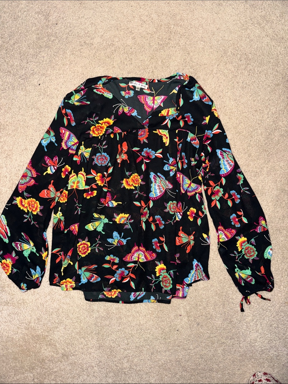 Black Floral & Butterfly V-Neck Long-Sleeve Blouse